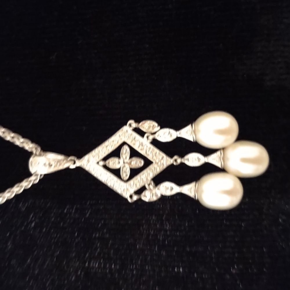14kt white gold necklace with diamond and pearl drop pendant and earring… - Picture 10 of 14